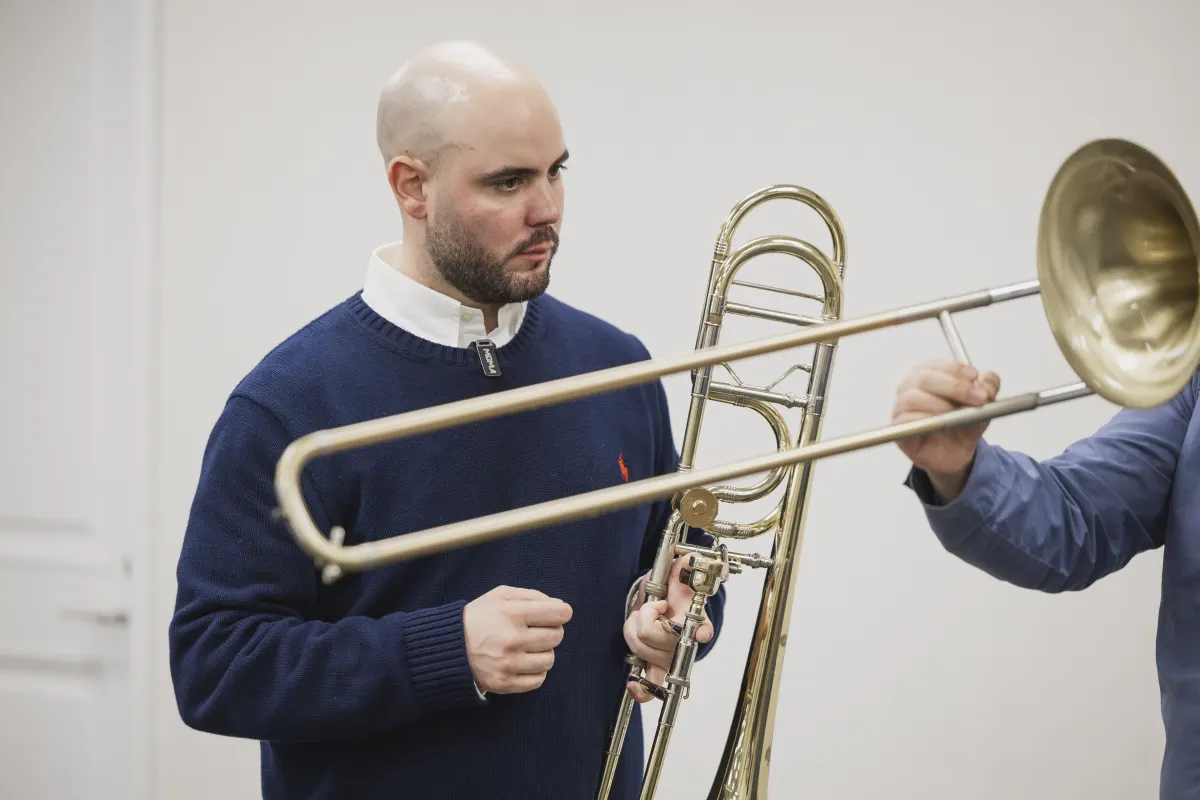Vicente Climent teaching